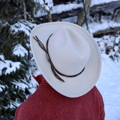 Kapelusz unisex typu Fedora z filcu – szerokie rondo i ozdobna klamra